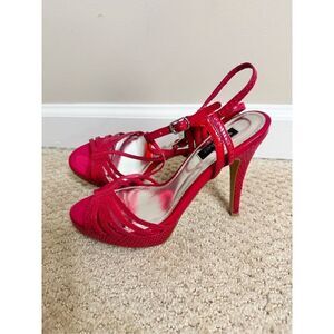 White House black market fushia crocodile print high heal sz 7